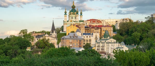 10-Hour Kyiv City Tour with Markets, Cathedrals and Bar Crawl