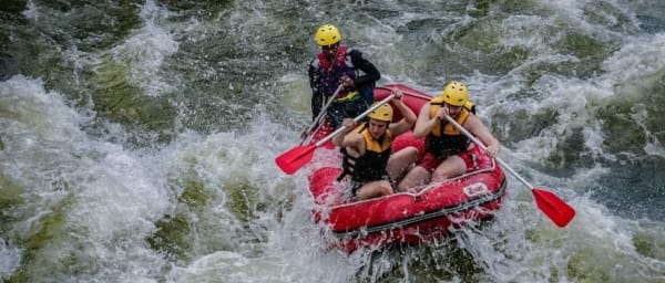 10-Hour Kandy to Kitulgala Rafting Transfer with Kelani River Ride