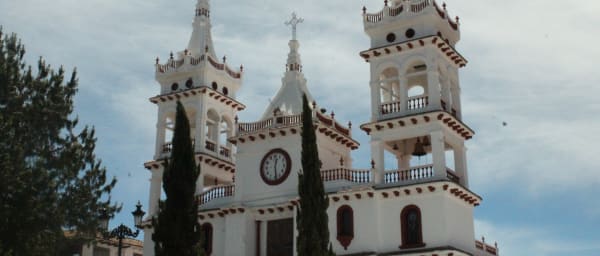 8-Hour Mazamitla Walking Tour with Los Cazos Waterfall