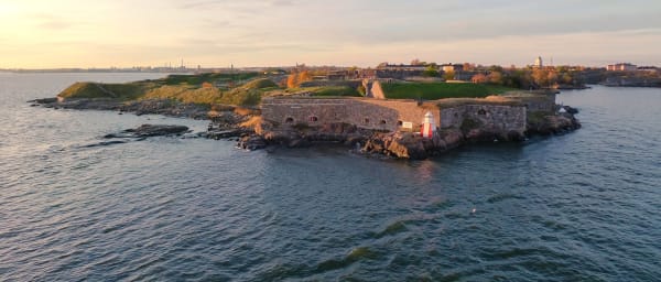 6-Hour Helsinki and Suomenlinna Fortress Tour with Ferry Ride