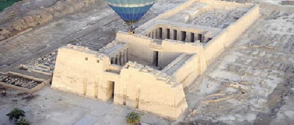 1-Hour Hot Air Balloon Ride in Luxor with Sunrise Temple Views