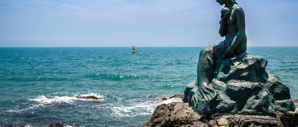 8-Hour Private Busan Tour with Coastal Sights and Local Markets