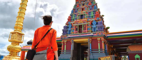 6-Hour Nadi Cultural and Nature Tour with Temple and Mud Pool