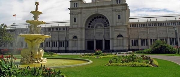 8-Hour Melbourne Historical Tour with Jewish Scene and Supercar Showrooms
