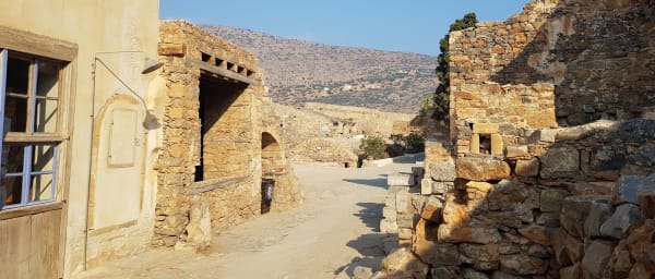 7-Hour Elounda and Spinaloga Tour with Plaka Lunch Stop