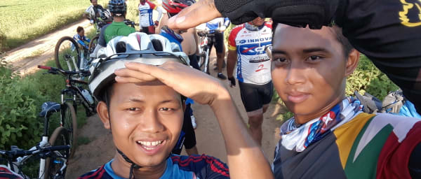 6-Hour Cycling Tour in Bagan with Temples and Village Life