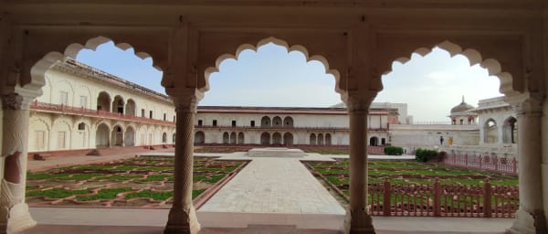 2-Day Taj Mahal and Agra Tour from Delhi with 3-Star Hotel Stay