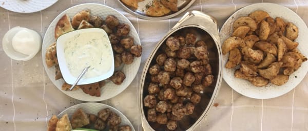 3-Hour Greek Cooking Class in Mykonos with Local Wine