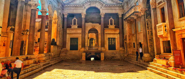2-Hour Split Walking Tour with Diocletian's Palace Highlights