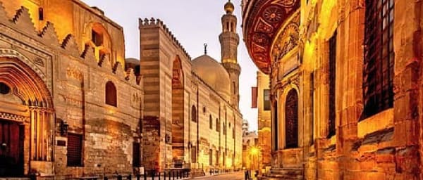 8-Hour Islamic Cairo Tour with Sultan Hassan and Al-Moez Street
