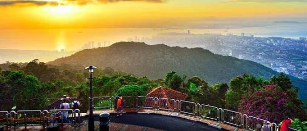 1-Day Penang Island Tour from Kuala Lumpur with Temples and Hill Views