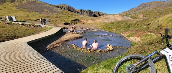 24-Hour 4x4 Highlands Tour from Reykjavík with Hot Springs and Hut