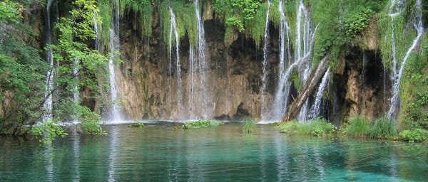 12-Hour Plitvice Lakes Tour from Trogir with Walking and Boating