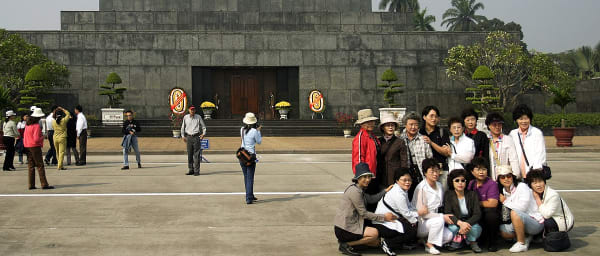 8-Hour Hanoi City Tour with Ho Chi Minh Mausoleum and Old Quarter