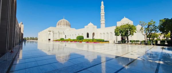 8-Hour Muscat City Tour with Grand Mosque and Mutrah Souq