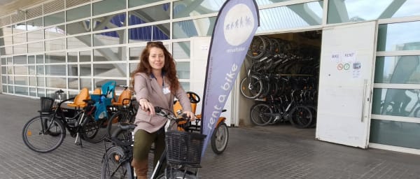 4-Hour Valencia Bike Tour with Turia Park and Fallero Museum