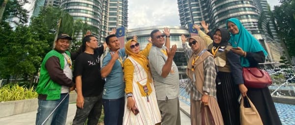 Full-Day Kuala Lumpur City Tour with Batu Caves and Petronas Towers