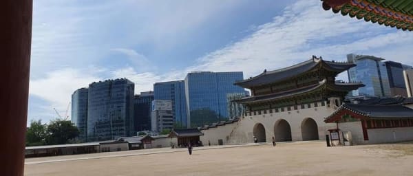 2-Day Cultural and Shopping Tour of Seoul with Palace Hikes