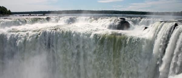 8-Hour Iguazu Falls Tour in Argentina with Devil's Throat