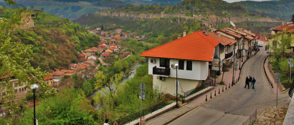 12-Hour Veliko Tarnovo Tour with Tsarevets and Bacho Kiro Cave