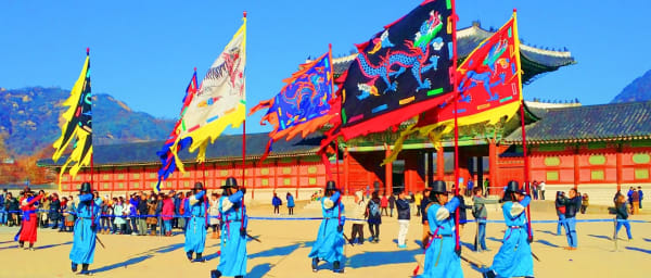 8-Hour Seoul City Tour with Gyeongbok Palace and Bukchon Hanok