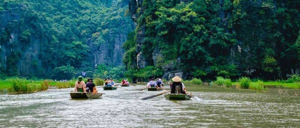 Full-Day Tam Cốc and Mua Cave Boat Tour from Hanoi