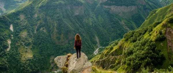 10-Hour Kazbegi and Mtskheta Tour with Gergeti and Georgian Tasting