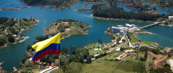 5-Day Medellín and Guatapé Tour with Street Food and Piedra del Peñol