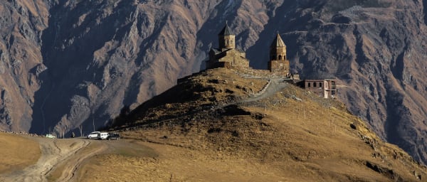 3-Day Vardzia and Tmogvi Trek from Tbilisi with Cave Overnights