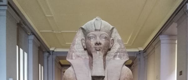 18-Hour Egyptian Museum and Giza Pyramids Tour from Hurghada