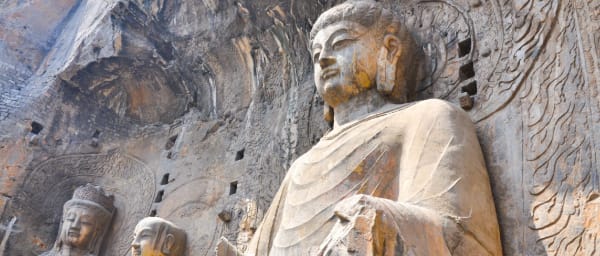 14-Hour Luoyang High-Speed Train Tour with Shaolin Temple and Kung Fu