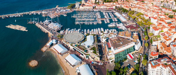 7-Minute Nice to Monaco Helicopter Transfer with Riviera Views