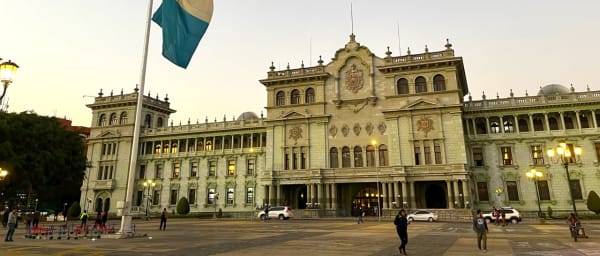 3-Hour Guatemala City Walking Tour with Mapa en Relieve and Zone 2