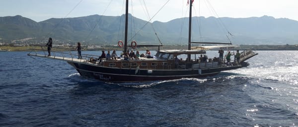 9-Hour Kyrenia Harbor Boating Tour with Panoramic City Tour