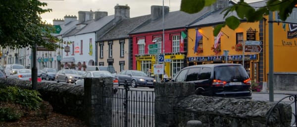 2-Hour Walking Tour of Adare with Castle, Abbeys and Manor