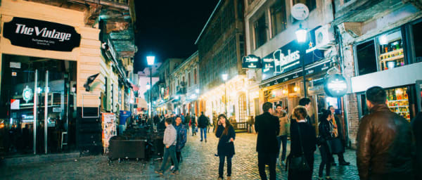 4-Hour Bucharest Bar Hopping Tour with Local Nightlife