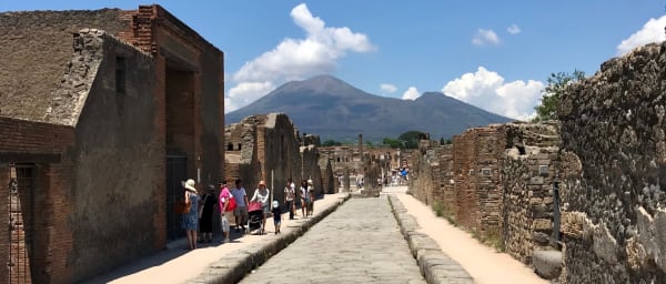 Private 2,5 Hour Guided Pompeii Tour with an archeologist (new discoveries included!!!)