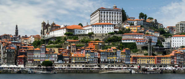 3-Hour Porto Walking Tour with a City Expert and Historic Secrets