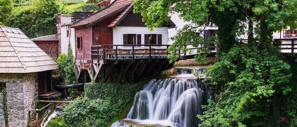 1-Hour Walking Tour of Rastoke Village with Waterfalls and Stories
