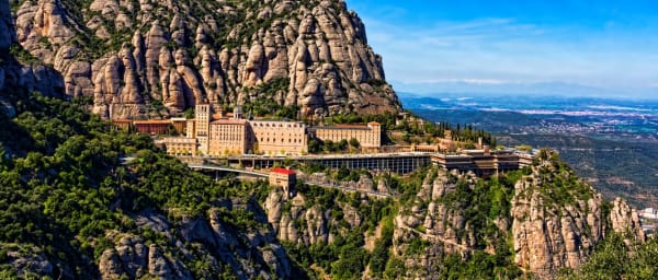 8-Hour Barcelona and Montserrat Sightseeing Tour with Park Güell