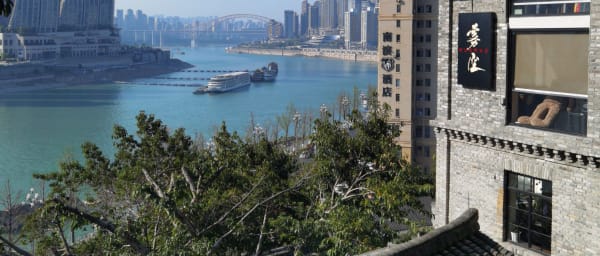 10-Hour Chongqing Mountain City Tour with Ancient Streets and Temples