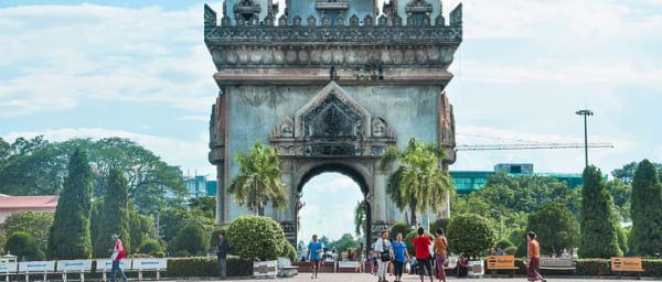 1-Day Vientiane Highlights Tour with Buddha Park