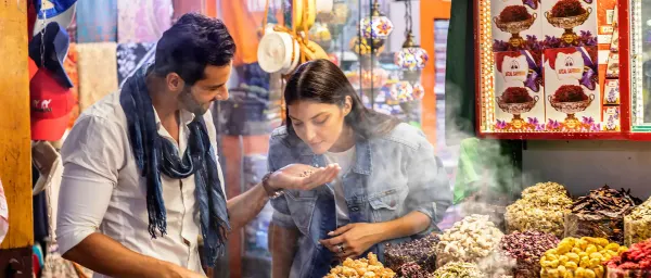 5-Hour Dubai Walking Tour with Souqs, Creek Abra and Burj Khalifa