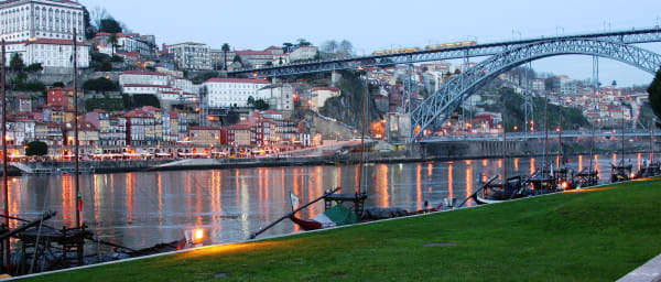 7-Hour Porto Sightseeing Tour with Wine Cellars and Historic Centre
