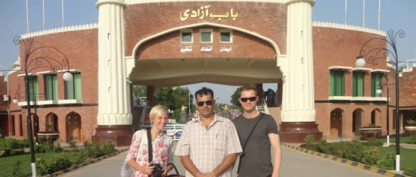 2-Day Lahore City Tour with Wagah Border and Mughal Landmarks