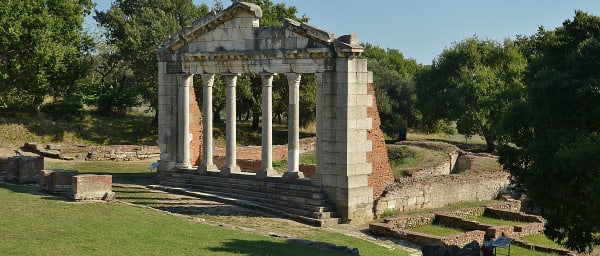 Full-Day Apollonia and Divjake-Karavasta Tour with Lagoon Boat Trip
