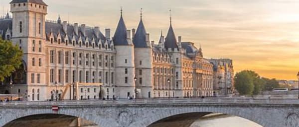3-Hour Private Medieval Paris Tour with Sainte-Chapelle and Conciergerie
