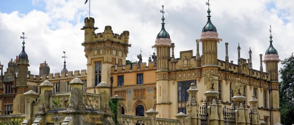 4-Hour Knebworth House Tour with Gardens and Family History Museum