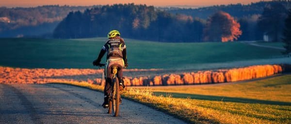 1-Day Bike Tour from Hoi An to Đà Nang with Monkey Mountain Climb