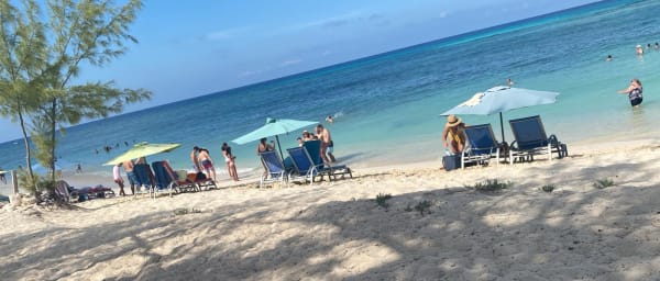 1-Day Grand Turk Bus Tour with Museum, Lighthouse and Pillory Beach